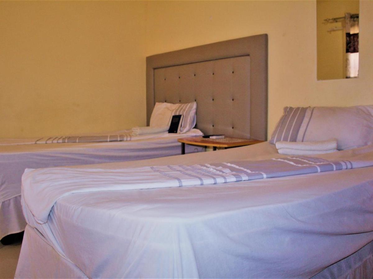 P Wake Guesthouse Opuwo Szoba fotó
